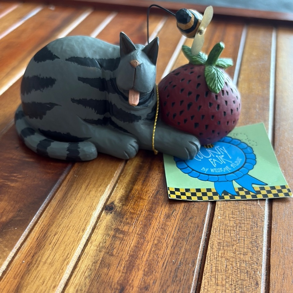 Williraye Studios Gray Cat and Strawberry Figurine